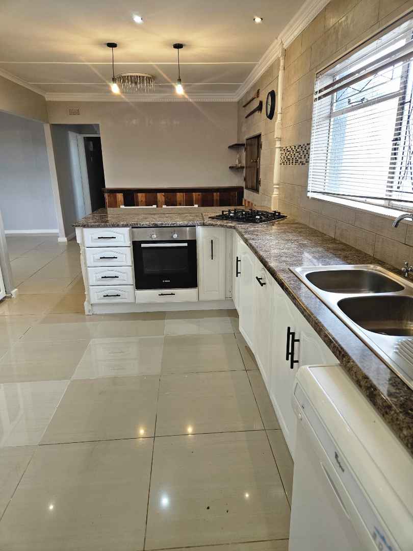 4 Bedroom Property for Sale in Greenshields Park Eastern Cape